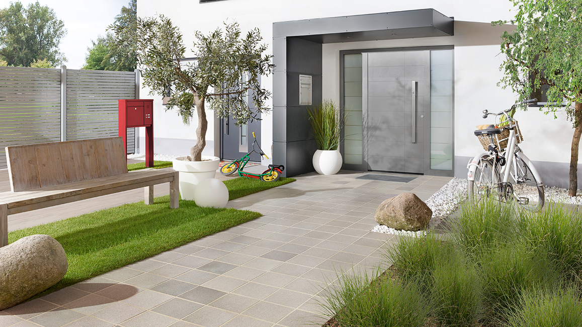 063T Wohnglück DHH EP Hauseingang HS Ret  1 